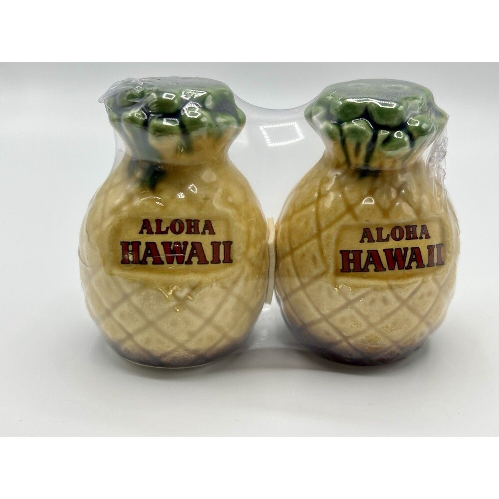 Y2K Tiki Early 2000s Aloha Hawaii Pineapple Salt & Pepper Shakers New Kitsch